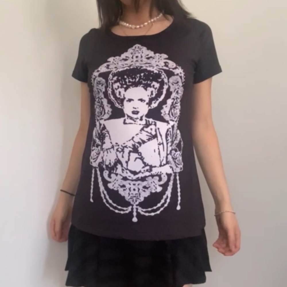 Cute vintage graphic renaissance tee